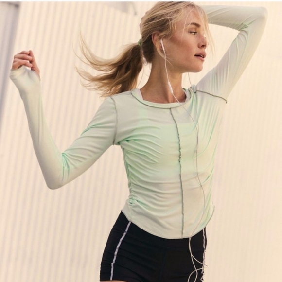 Free People X FP Movement Right On Run Long Sleeve Layer in Pistachio NWT - Picture 1 of 5